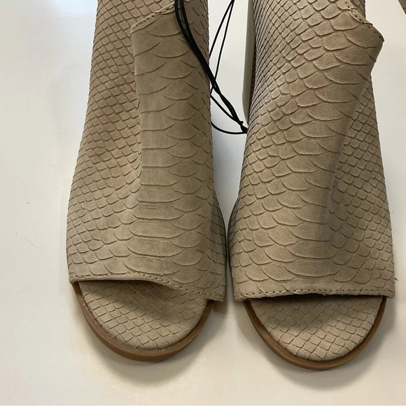 Express Womens Shoes Size 10 Open Toe Sandals Tan - Picture 7 of 11